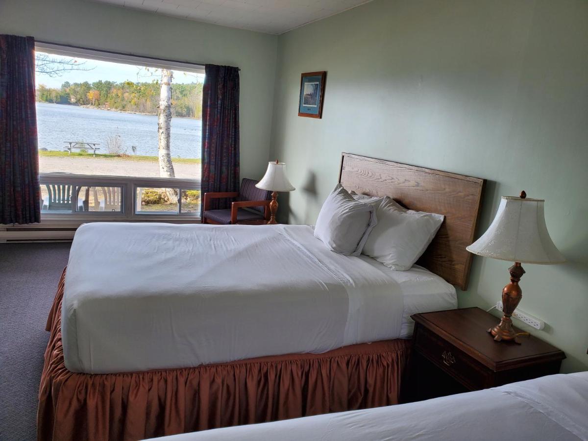 Carolyn Beach Inn Thessalon Exteriör bild