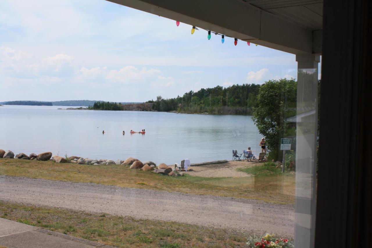 Carolyn Beach Inn Thessalon Exteriör bild