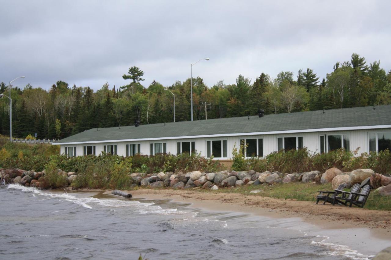 Carolyn Beach Inn Thessalon Exteriör bild